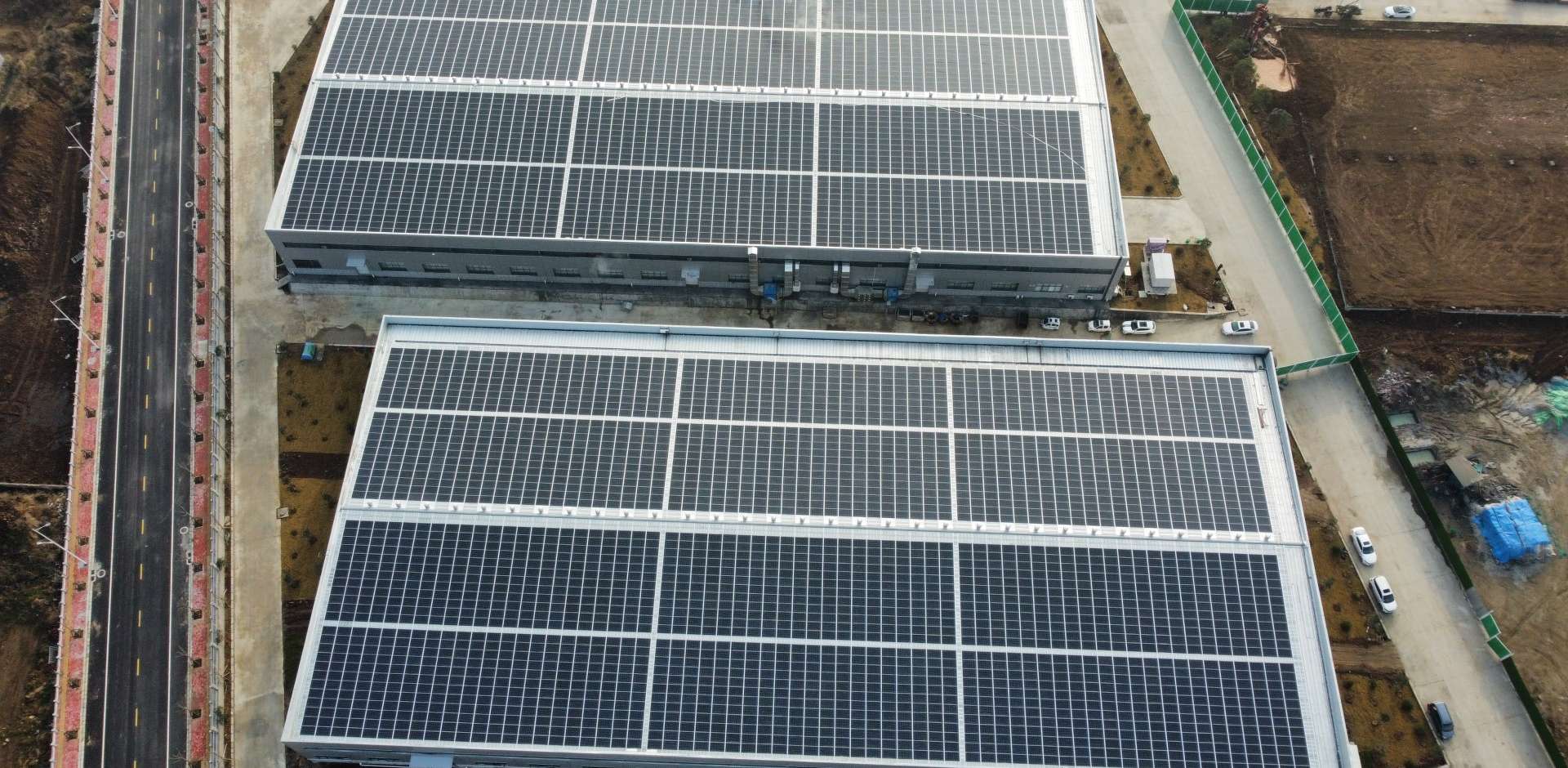 1920-2021年3月，河南唐河县 中部食品城BIPV光伏项目，装机量1.8MW，年发电200万度，满足45%用电需要.jpg